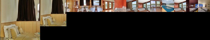 Compass River City Boatel