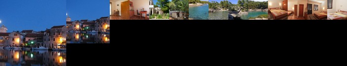 Apartments Pinus Vrboska