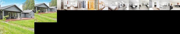 Six-Bedroom Holiday home in Grenaa