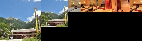 Jiuzhaigou Zhaxi Famliy