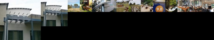 Bay Breeze Holiday Home