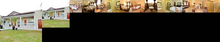 Roz And Angelique's Inn & Suites