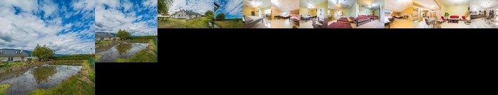 Red Crown Jacana B&B