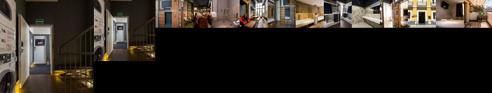 Black Swan Hostel Sevilla