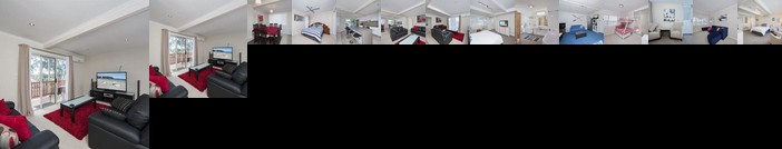 Beach and Bay 121 Shoal Bay Road