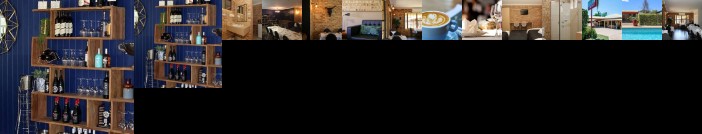 Clermont Country Motor Inn