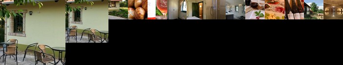 Kokeny es Fia Cottage Houses