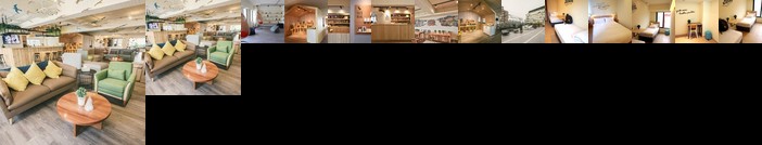 Stray Birds Taichung Hostel