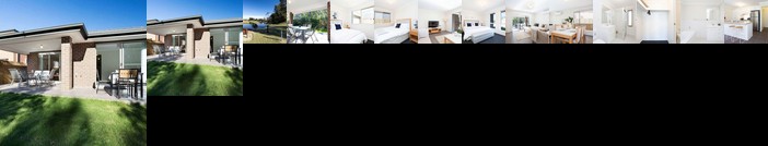 Designer Family Home on Golf Resort + Parking