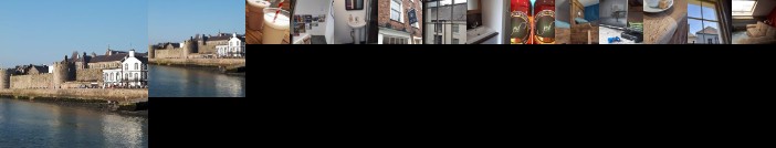 Ty Glyndwr Bunkhouse Bar and cafe