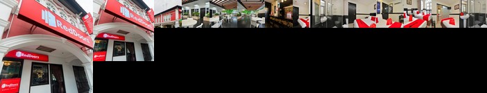 RedDoorz near Marine Parade Central