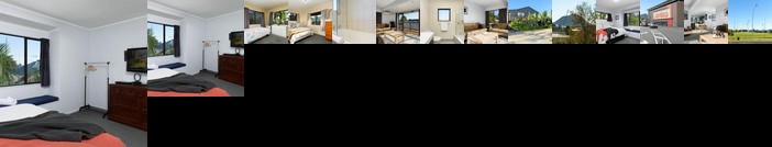 Fabulous Family Bach with easy access to Blake Park the beach and downtown