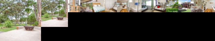 'Riverside Retreat' 544 Ocean Drive North Haven