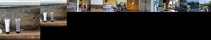 Shepherds Hut with Hot Tub