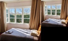 ARent - Serviced House -12 Phyllis Street