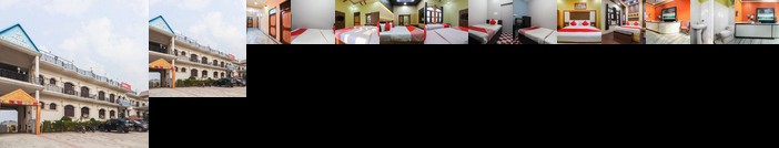 OYO 29858 Hotel Arvind Palace
