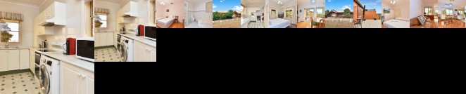 King III - you can honestly walk to Bimbadgen and Hope Estate concerts