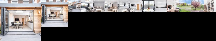 Modern & minimalist duplex apartment sleeps 6