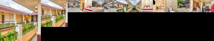 RedDoorz Syariah near Kebon Rojo Park Blitar