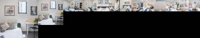 Cozy 2BR Apt 1MinWalkToTrain Bus Shopping Sleeps8