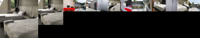 OYO 1898 Louise Place