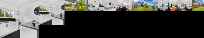 Archie's Beach Bach - Orewa Holiday Home