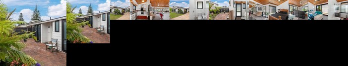 Hibiscus Hideaway - Orewa Holiday Home