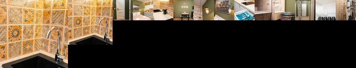 Loft on Aleksandrovskaya 22