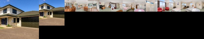 Red Wood Holiday House