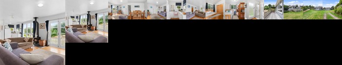 Blue Breeze - Waikanae Beach Holiday Home