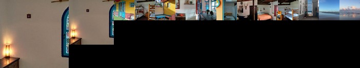 DarelPirata GUEST HOUSE & SURF at Briech Beach