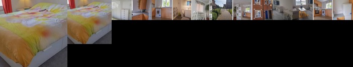 Comfortable modern 1 bed flat with parking