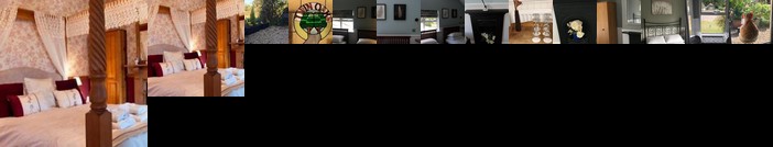 Twin Oaks Guest House