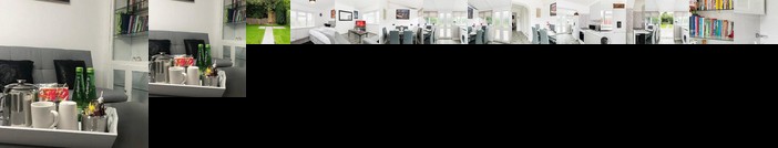 Yarnfield House By Birmingham NEC/BHX - Sleeps 10 inc Parking