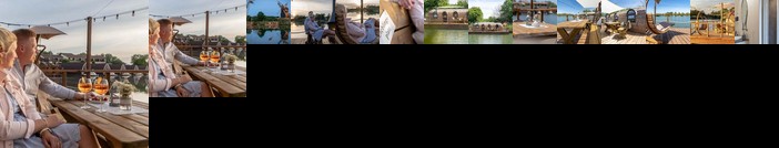 Schwimmendes Igluhotel