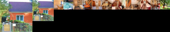 Wohlfuehlferienhaus Berlin- Wellness Pool beheizt Sauna Spielplatz